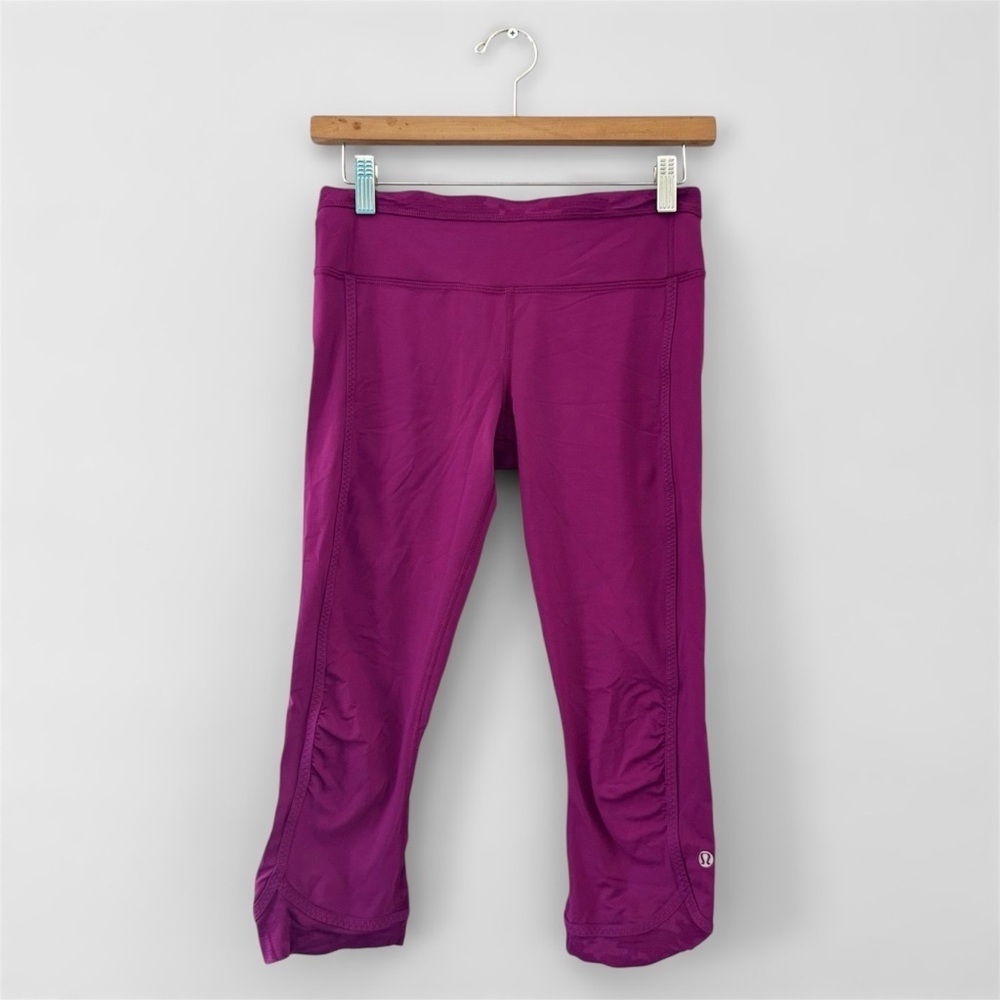 Lululemon Size 6 Women's Purple Leggings w/ Camo Detail